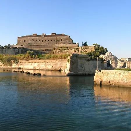 B&B Mare di Augusta La Finestra sul Porto-2